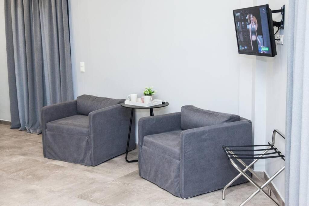 E Spacious Cornered Brand New Studio Apartment E アテネ エクステリア 写真